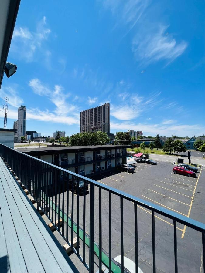 Fairway Inn By The Falls Niagara Falls Exterior photo