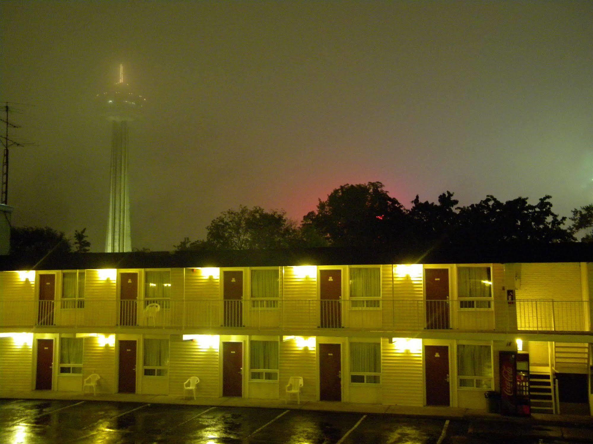 Fairway Inn By The Falls Niagara Falls Exterior photo